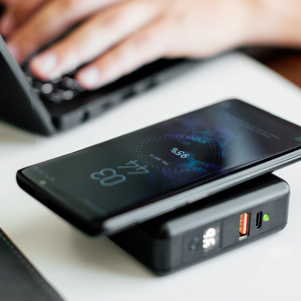 adonit-travelcube-pro-reise-ladew-rfel-mit-18w-usb-c-pd-und-qi-wireless-charger image 3